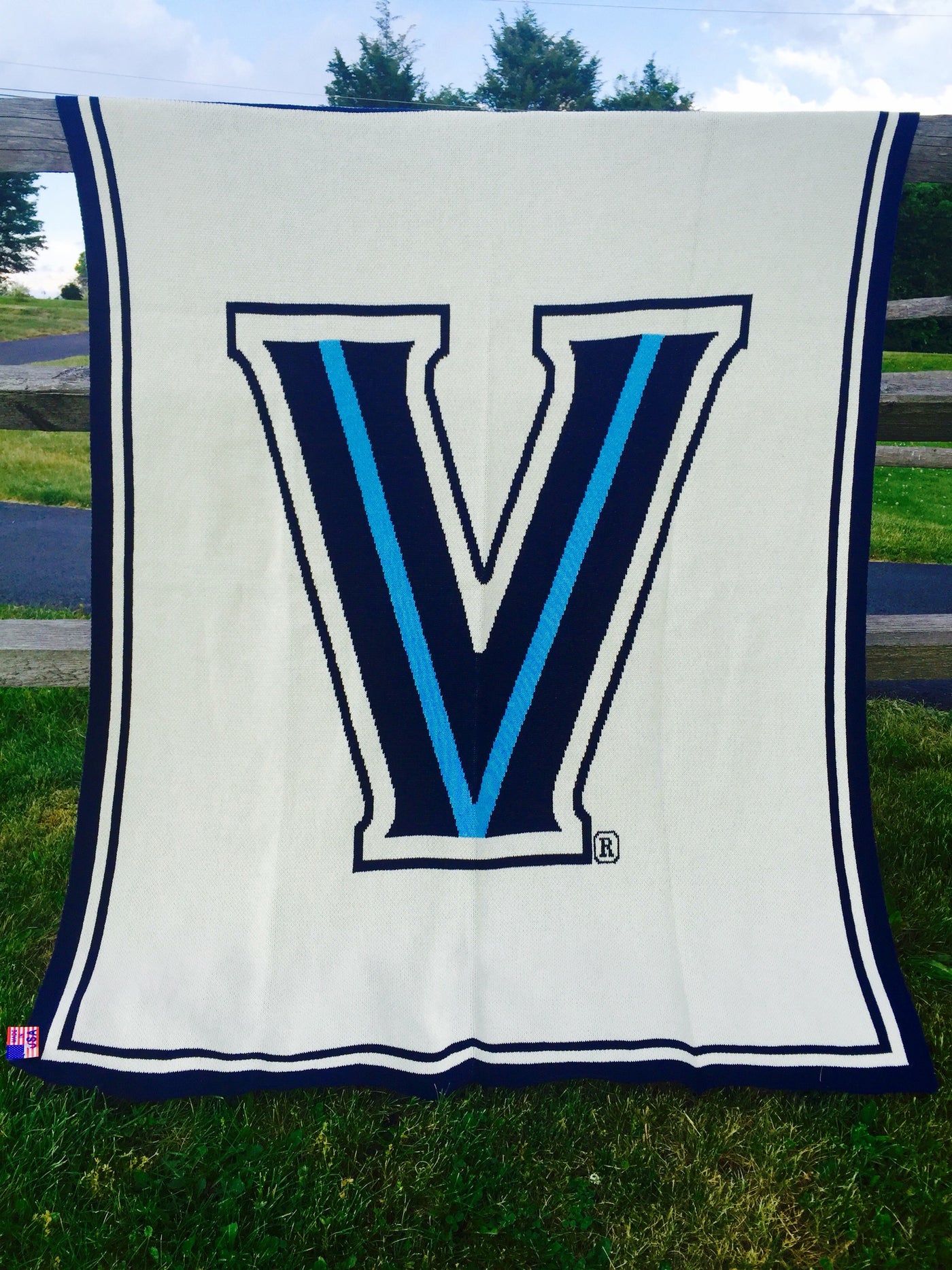Villanova V Blanket