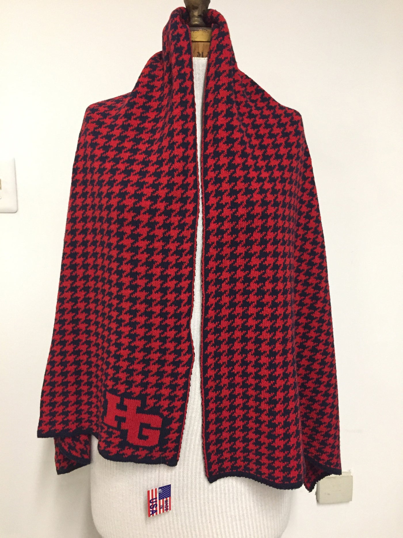 HGP Colors with Graphic Houndstooth Wrap